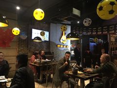 大堂-何师烧烤·香辣蟹·川菜·30年老品牌(太古里旗舰店)