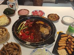 -卤校长老火锅(杨家坪直营店)