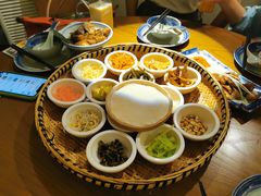 -包整·丝娃娃(一览甲秀楼风景店)