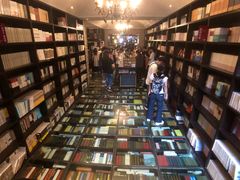 -钟书阁(松江泰晤士小镇店)