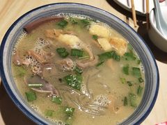 金陵鸭血粉丝汤-弄堂小笼包(西青中北永旺购物中心店)