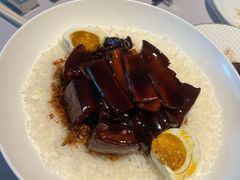 元宝目鱼红烧肉-屋里厢上海菜馆