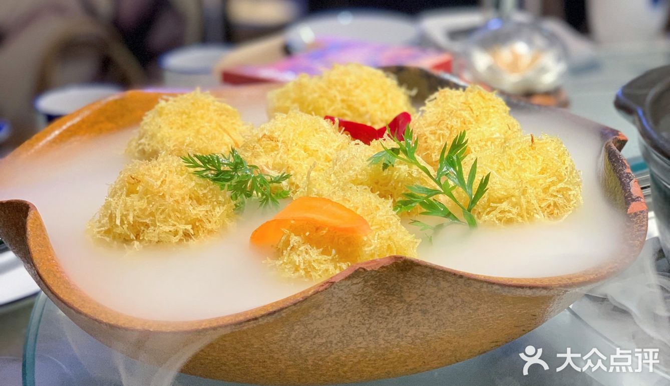 泡完温泉吃什么🤔 当然一品红养生汤锅🤩