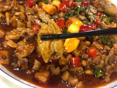 老巷子肥肠鸡-付掌柜在成都·热炒砂锅集(金禾店)