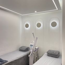 -苗方清颜痘肌研究所