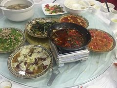 -乡土特色.冷锅鱼.牦牛肉汤锅