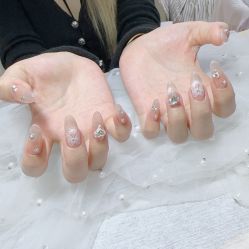 -UN·桃喜日系美睫美甲