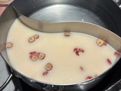 -尚尚仙·酸汤猪手·猪肚鸡火锅(华联万柳购物中心店)