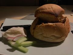 -穹六人间 people 6(岳阳路店)