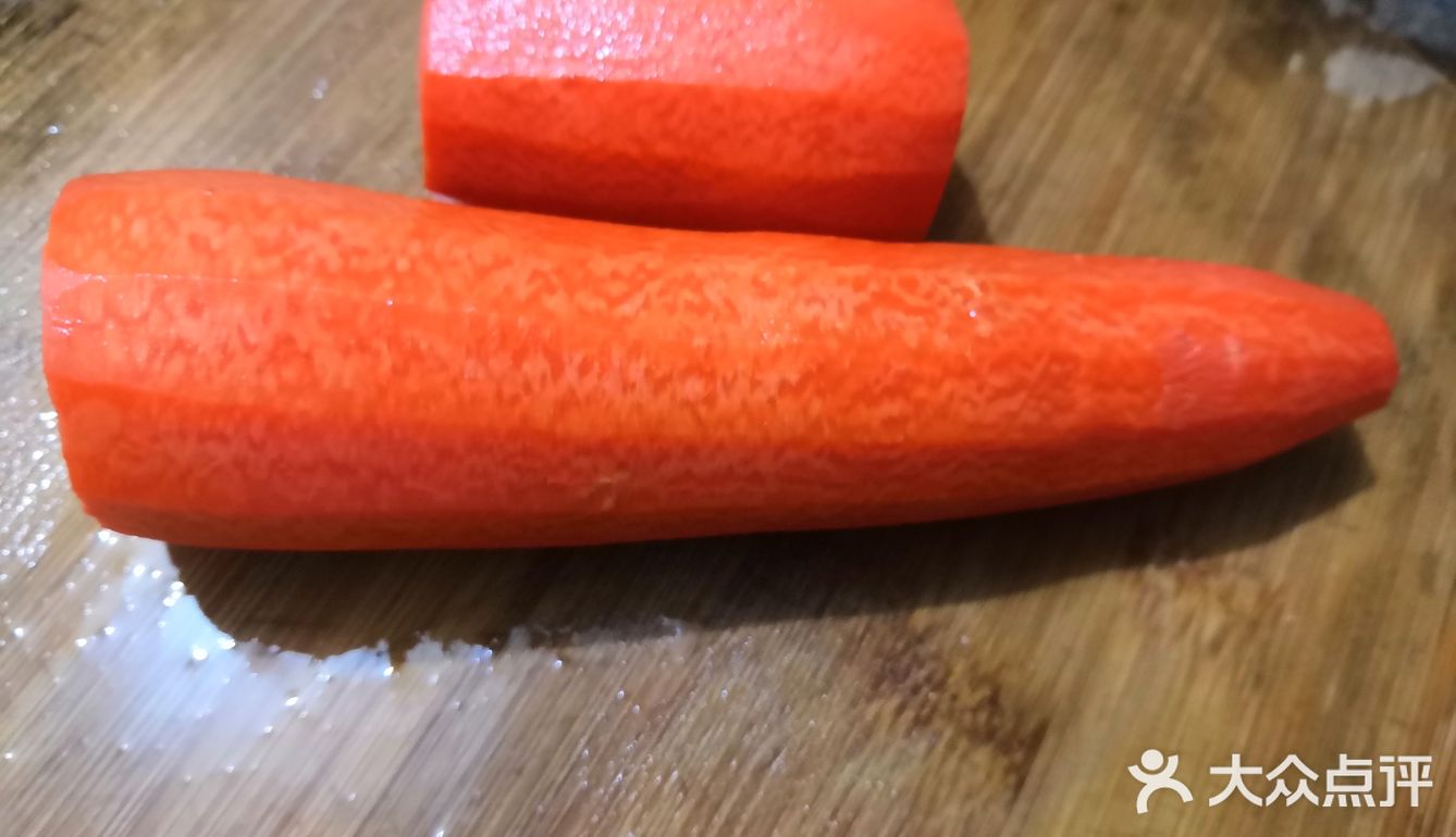 简单的家常菜-------胡萝卜炒肉～