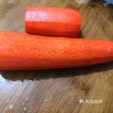 简单的家常菜-------胡萝卜炒肉～