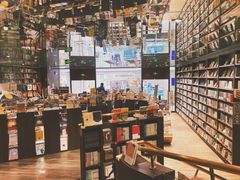 -钟书阁(群光广场店)