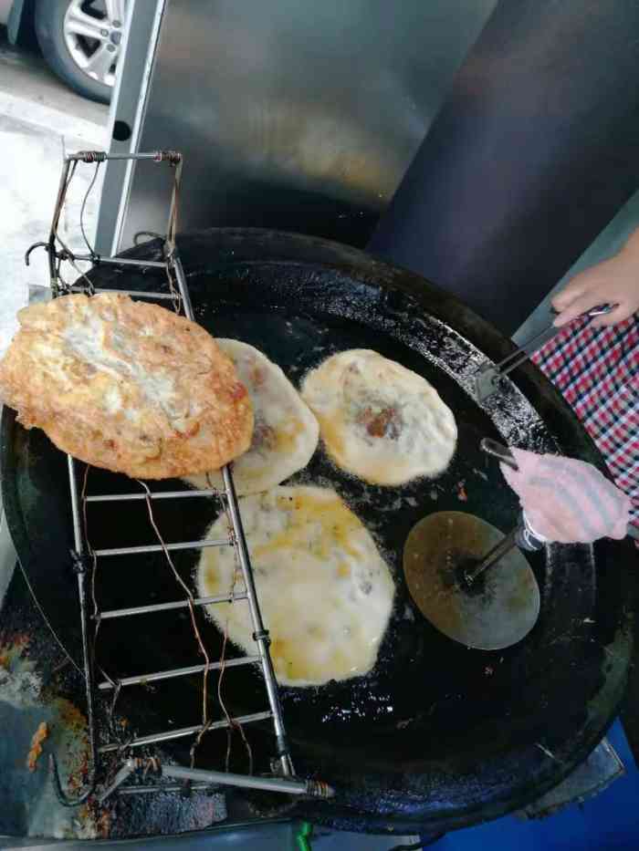 曹张鸡子大饼-"鸡子大饼是无锡的传统小吃之一,然而我并不.