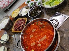 -黄利砖万峰林布依特色酸笋牛肉馆