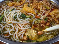 -鹿寨小何螺蛳粉店