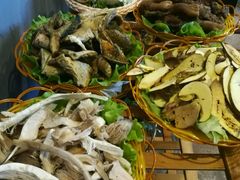 -菌海森林·非遗野生菌火锅(西山区滇池路摩根道店)