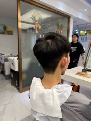 -镁连社·美联社