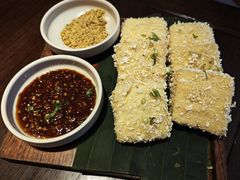 香炸包浆豆腐-银米·云南传统过桥米线(双廊黑金冠店)