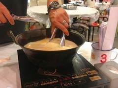 -鲜入围煮花胶鸡海鲜火锅