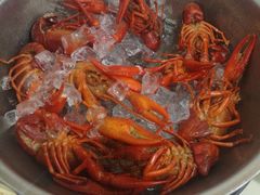 -虾弄弄海派小龙虾·牛羊蝎子火锅