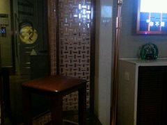 -唛客疯量贩式KTV(金飞达广场店)