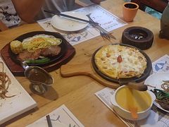 -月亮眼花园餐厅书吧酒吧