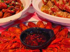 -肥小宝·金牌油焖大虾(襄阳龙虾地标店)