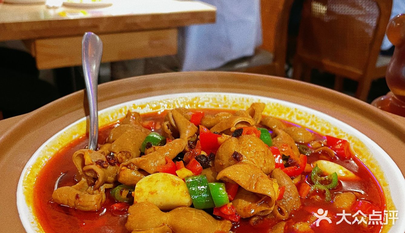 对的地点 遇见对的你 吃黑色经典臭豆腐 匠熙没白来❗️