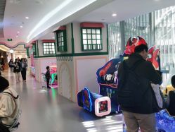 -Qmiss家庭娱乐中心(恒隆广场店)