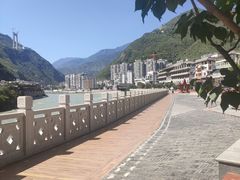 -韩妹鱼庄·泸定老字号(泸定店)