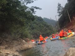 -安吉龙王山峡谷漂流