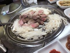 -韩聚屋韩国烤肉餐厅(新北万达店)