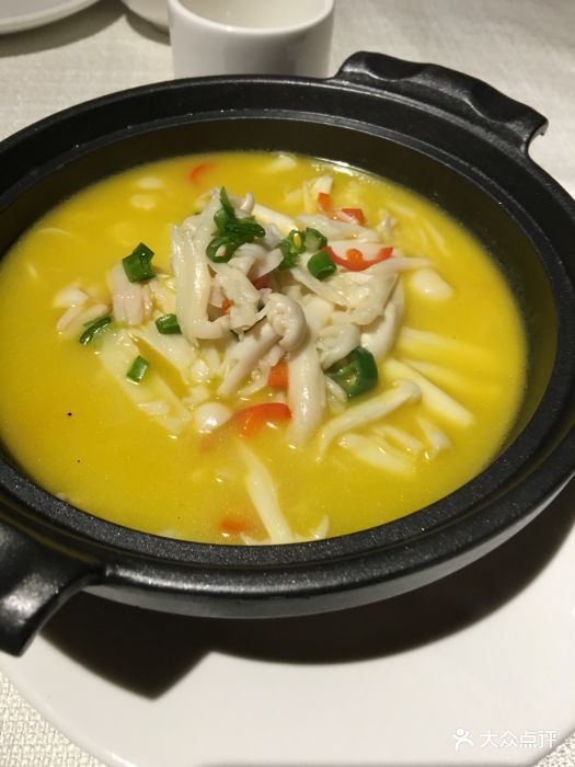 麓湘小镇(恒泰广场店)黄焖海鲜菇图片 第1张