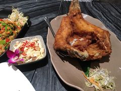 泰式炸鱼配生芒酱汁-Thai Alley泰爱里(二沙岛店)