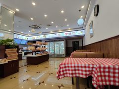 -红宝石·鲜奶小方·海派西点房(南丹店)