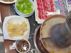 -楼外楼大刀肉传统火锅居(繁荣路店)