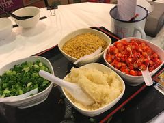 -鲜入围煮花胶鸡海鲜火锅
