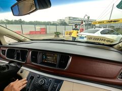 -神州租车(白云机场T1服务点)