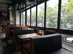 靠窗位-COMMUNE幻师(上邦百汇城店)