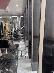 -TOP HAIR SALON