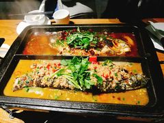 魔法双味烤鱼-茅炒屋龙虾·烧烤·湘菜(新河路店)