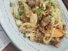 日式牛肉炒乌冬面-玛格萝妮比萨屋(四平店)