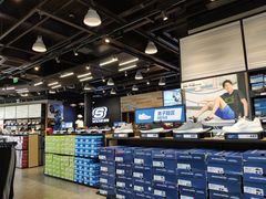 -SKECHERS 斯凯奇(上海国际时尚中心店)