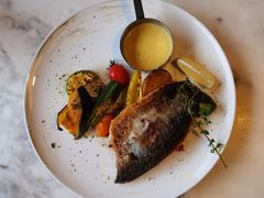 香煎龙利鱼扒野菌配蜂蜜芥末籽酱-绿茵阁牛扒餐厅(客村店)