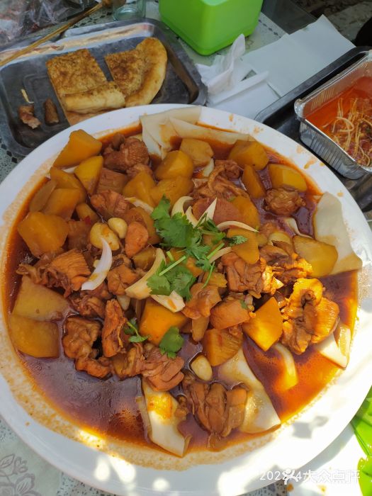 伊隆斋(什刹海店)大盘鸡（大份）图片