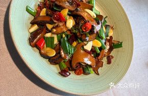 Yunnan Cured Meat Stir-fried Black Milk Mushroom