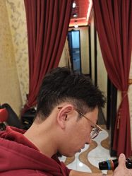 -东方先生国潮男士理发馆