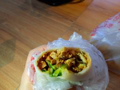 -老王芙蓉蛋卷饼(万达店)