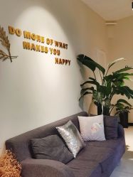-芮娅时光半永久纹眉·美甲美睫·皮肤管理