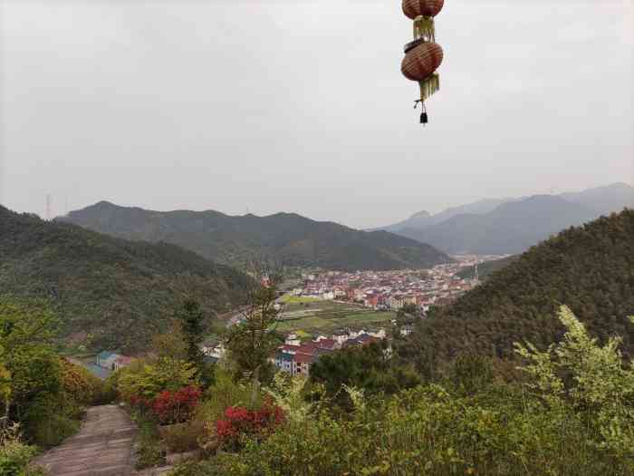 河上古镇(凤凰坞村"现在全国各地的古镇老街那是越来越多,本就.